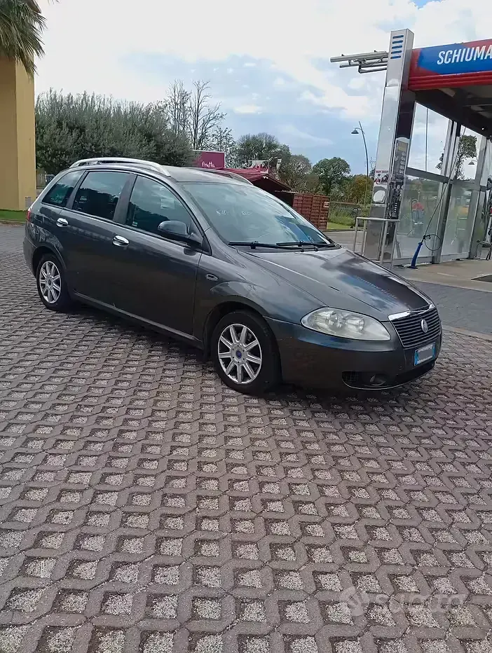 Usata Fiat Croma 150 CV (110 kW) 2007 Grigio Station wagon