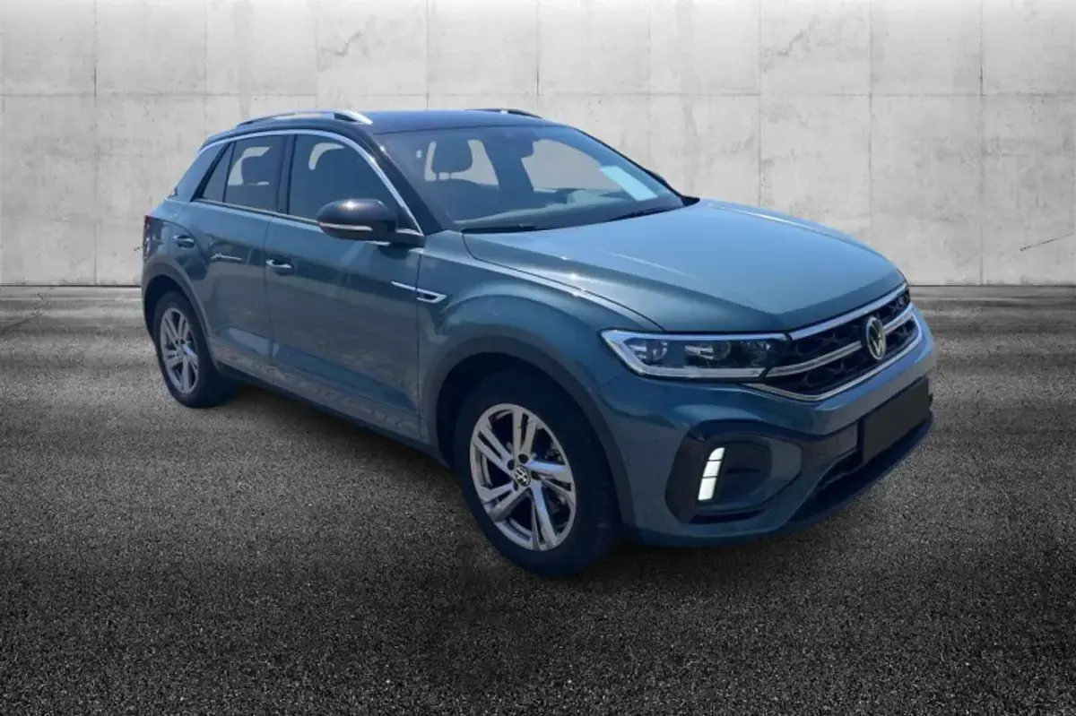 Usata VW T-Roc R-line 150 CV (110 kW) 2023 Blu/azzurro SUV