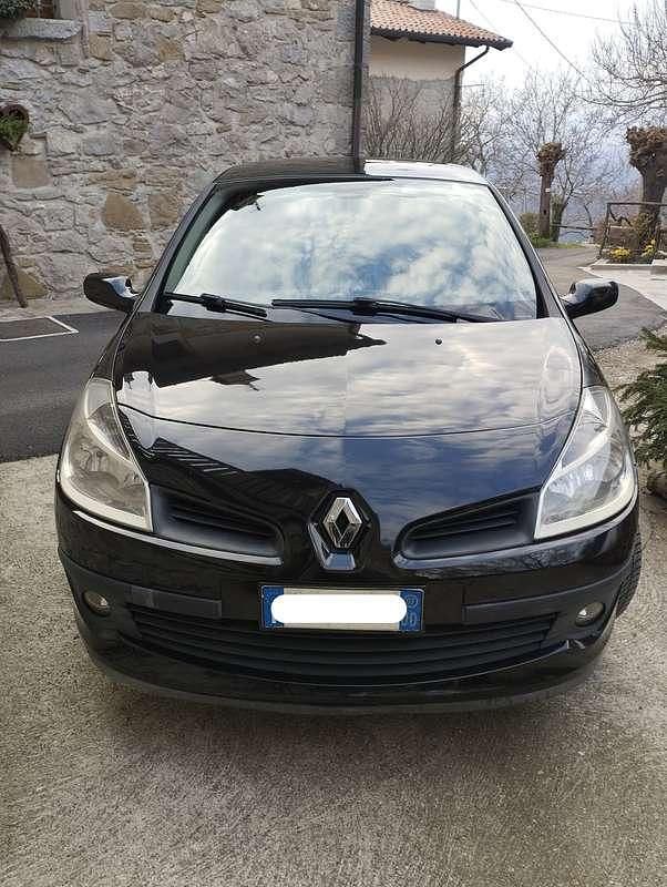 Usata Renault Clio II LE 86 CV (63 kW) 2007 Nero Berlina