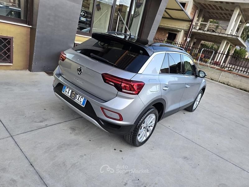 Usata VW T-Roc Life 116 CV (85 kW) 2024 Grigio SUV