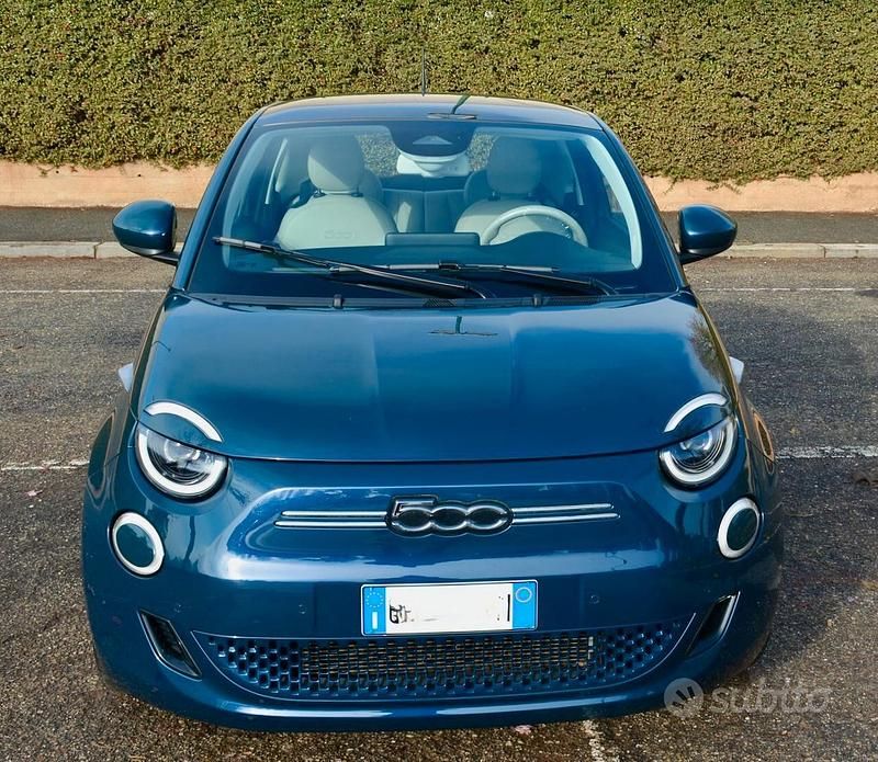 Używany Fiat 500e La Prima 86 kW (118 KM) 2020 Zielony Sedan/Limuzyna