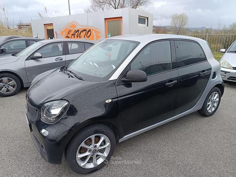 Usata Smart ForFour 71 CV (52 kW) 2016 Nero Utilitaria