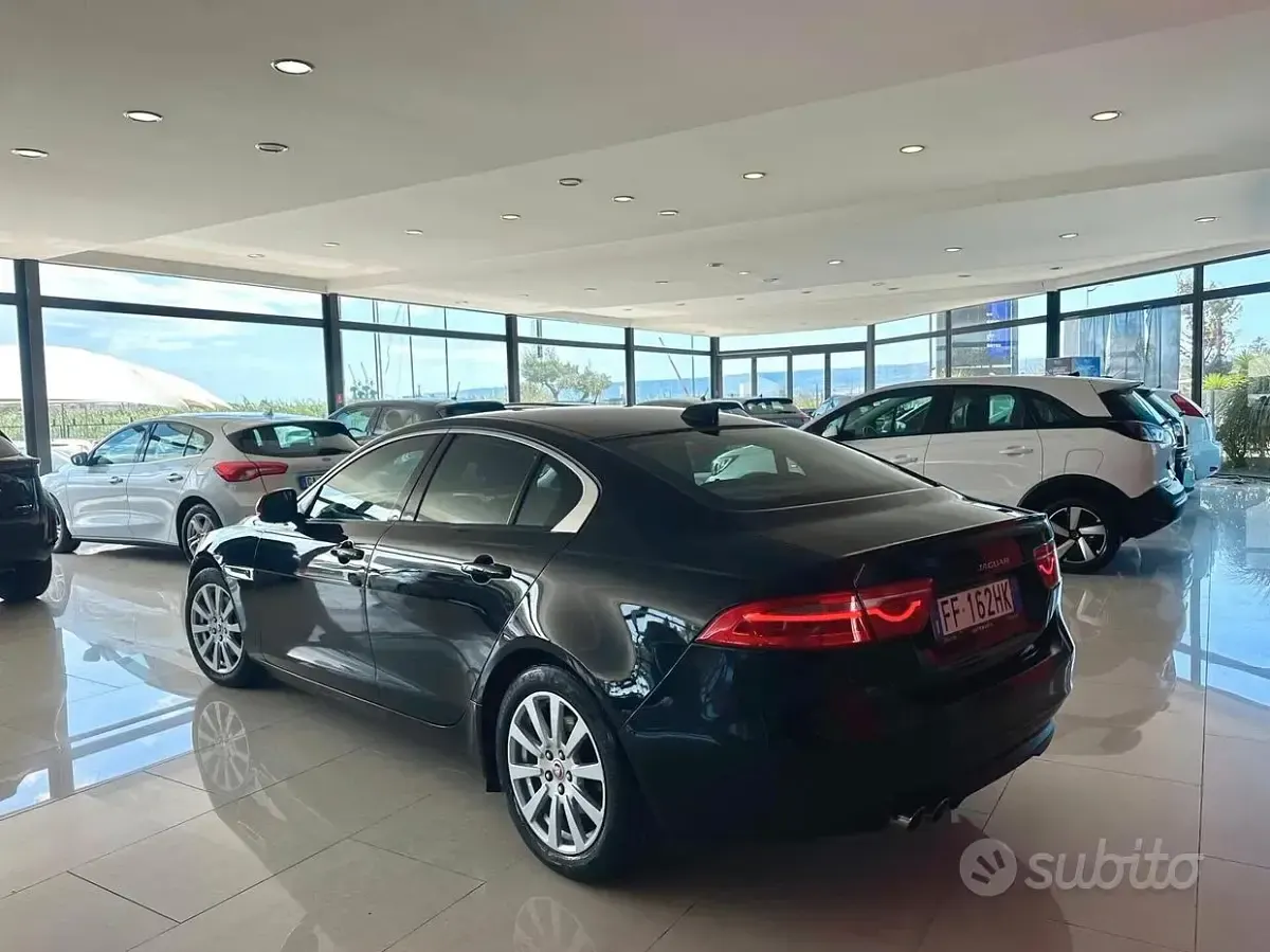 Usata Jaguar XE 180 CV (132 kW) 2016 Nero Berlina