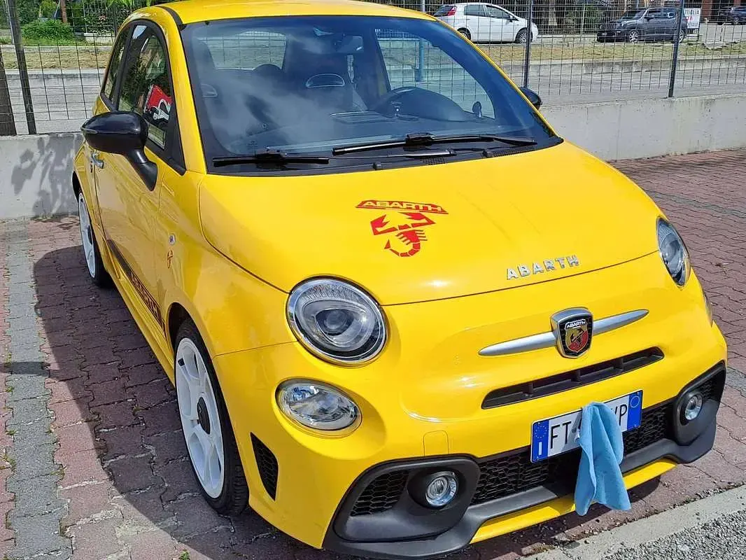 Usata Abarth 595 144 CV (105 kW) 2019 Giallo Utilitaria