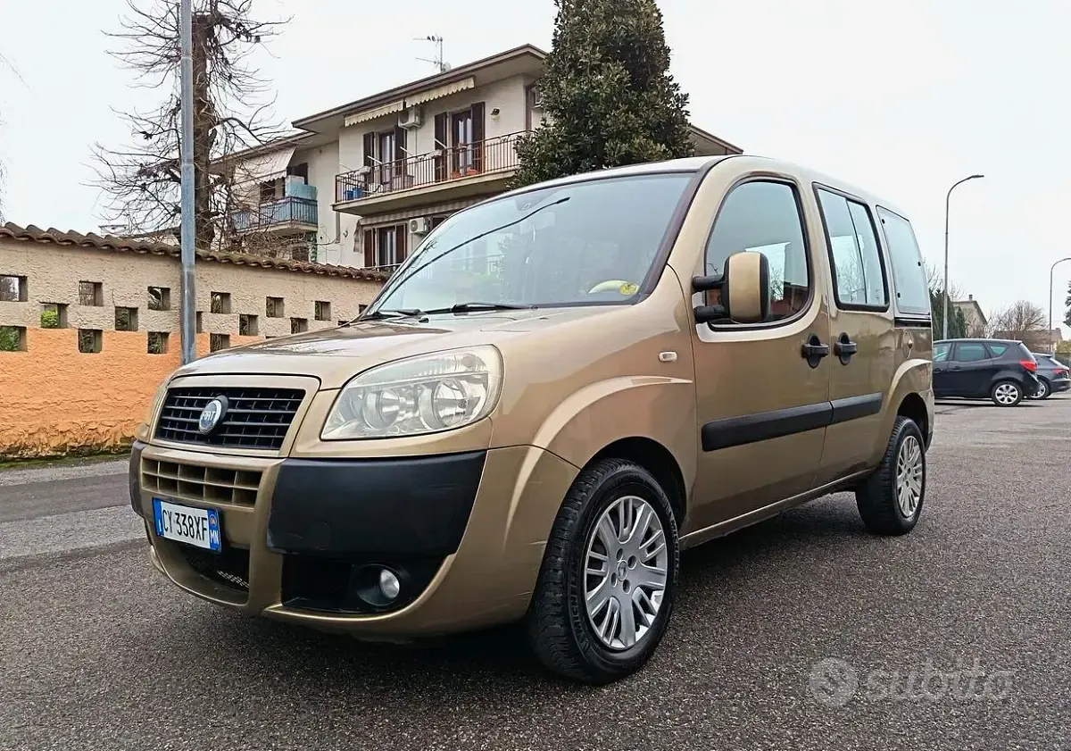 Usata Fiat Doblò 105 CV (77 kW) 2006 Monovolume