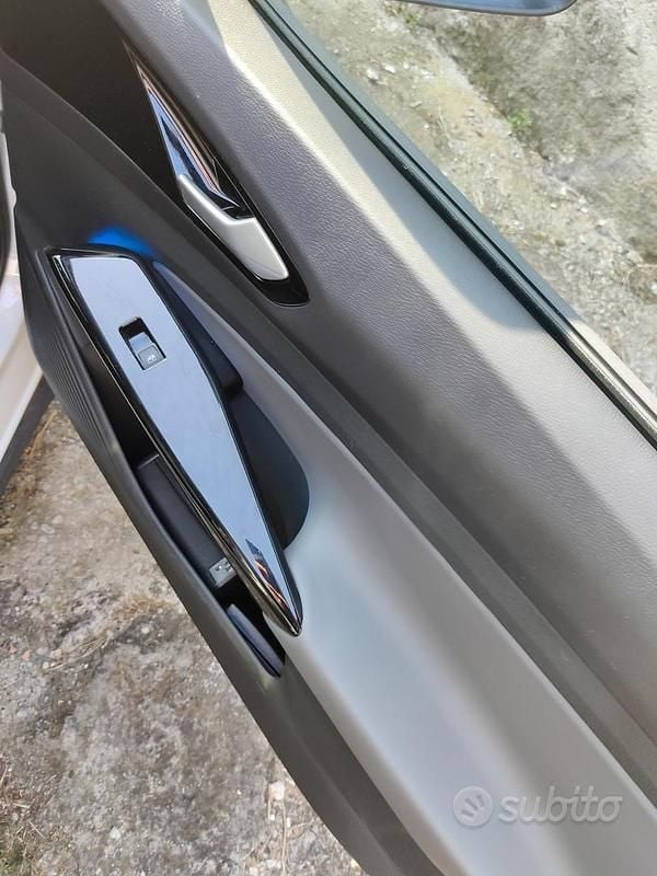 Usata VW ID.4 Pure 125 kW (170 CV) 2023 Bianco SUV