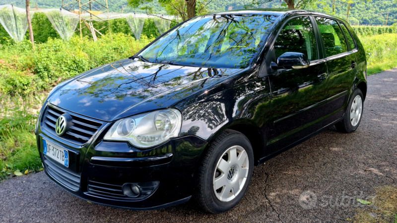 Nero Usata 2007 VW Polo Comfortline Due volumi | 3990 € (Molto cara) - Immagine 1/4