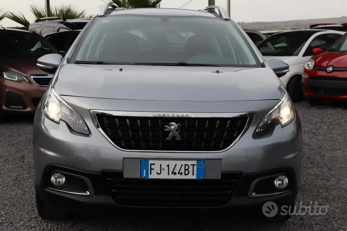 Usata Peugeot 2008 Active 82 CV (60 kW) 2017 Grigio SUV