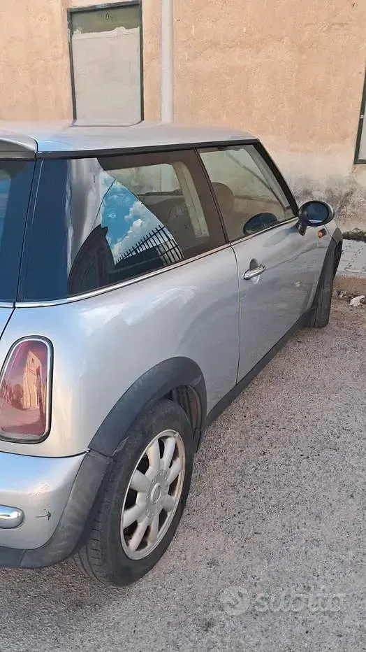 Usata Mini ONE 90 CV (66 kW) 2003 Grigio Utilitaria