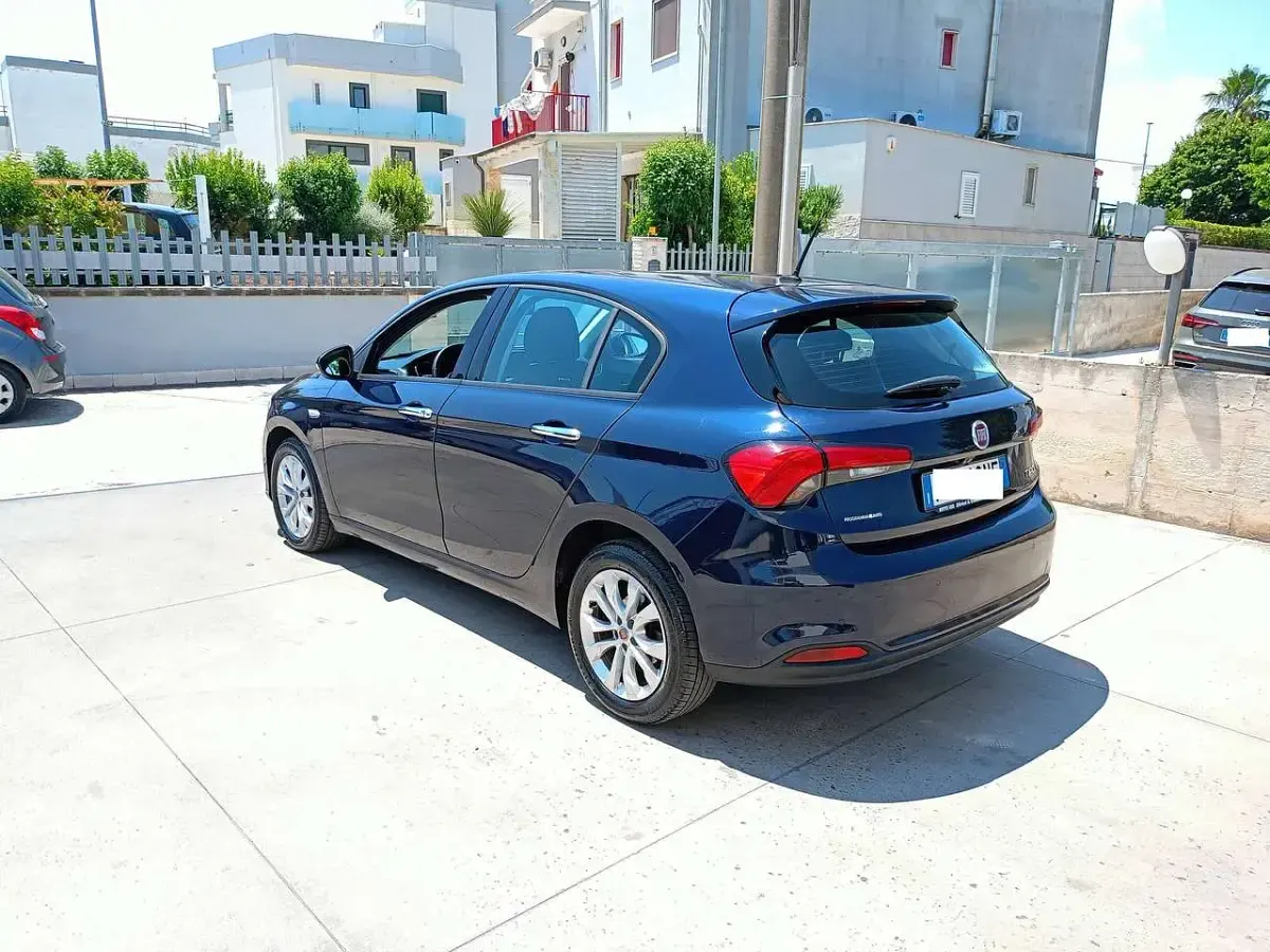 Usata Fiat Tipo Lounge 120 CV (88 kW) 2019 Blu/azzurro Berlina