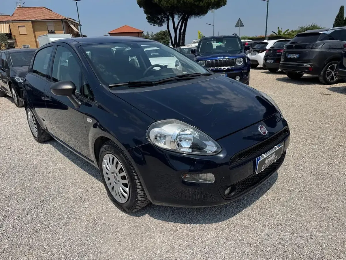 Usata Fiat Punto Street 95 CV (69 kW) 2018 Bluazzurro Utilitaria