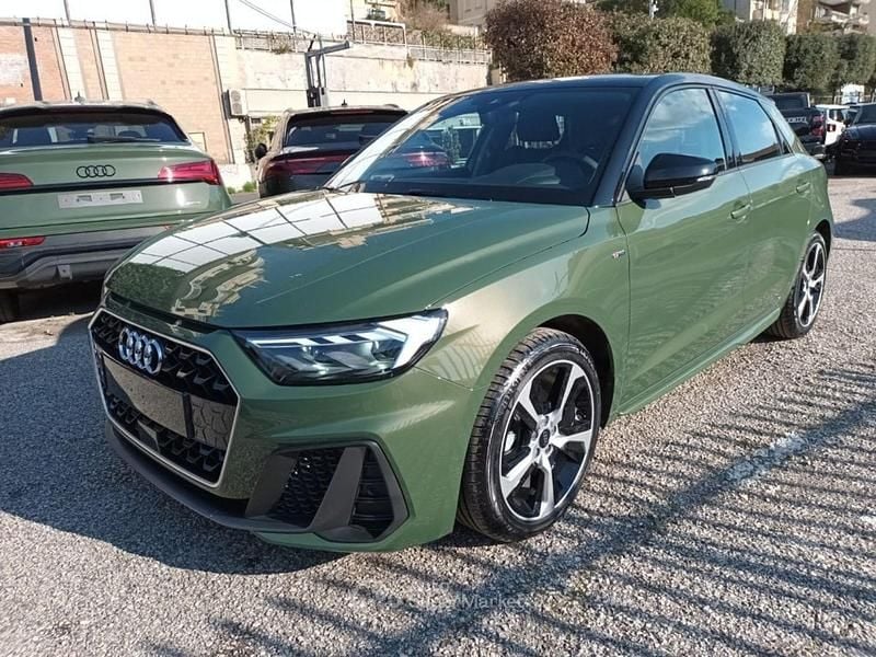 Nuova Audi A1 S-Line 116 CV (85 kW) 2026 Verde SUV
