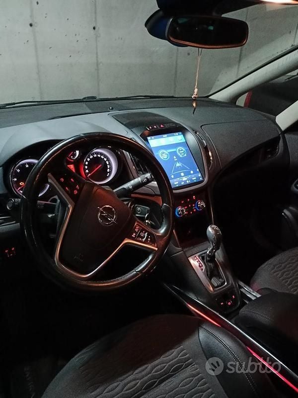 Usata Opel Zafira Tourer 165 CV (121 kW) 2013 Grigio Monovolume