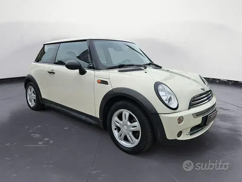 Usata Mini One D 88 CV (64 kW) 2006 Beige Utilitaria