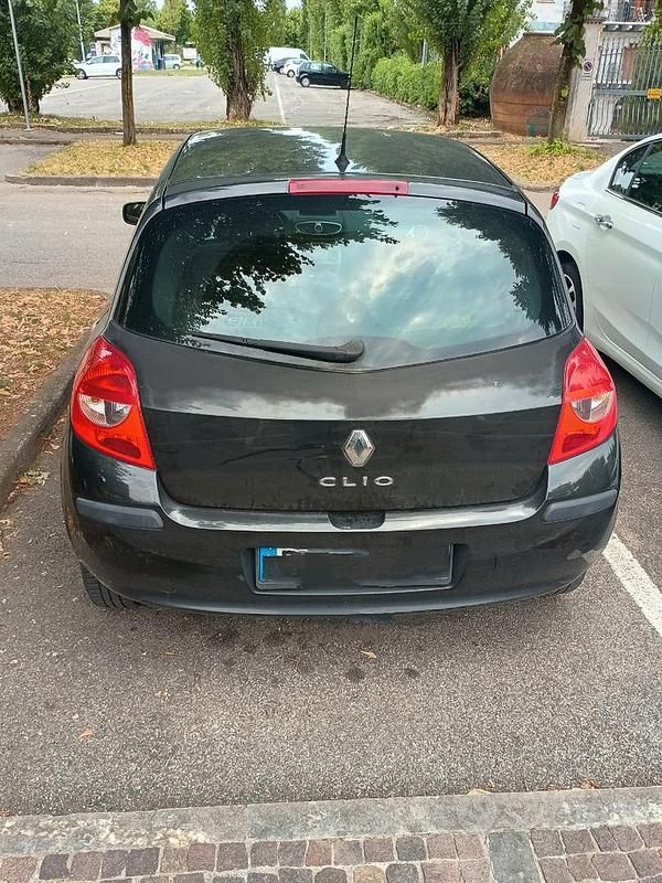 Usata Renault Clio II 78 CV (57 kW) 2008 Nero Utilitaria