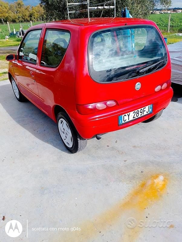 Usata Fiat 600 54 CV (39 kW) 2005 Rosso Utilitaria