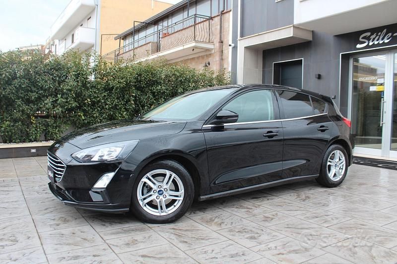 Usata Ford Focus Business Edition 120 CV (88 kW) 2022 Agate black metallic Berlina