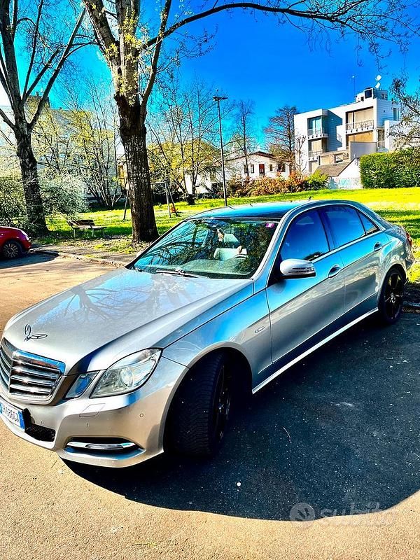 Usata Mercedes E350 306 CV (225 kW) 2011 Grigio Berlina