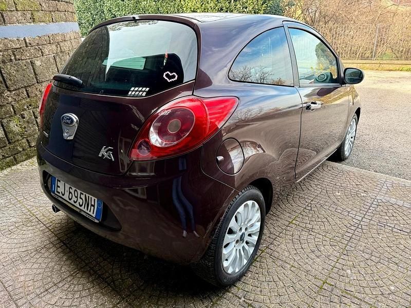 Usata Ford Ka Plus Titanium 75 CV (55 kW) 2011 Viola Utilitaria