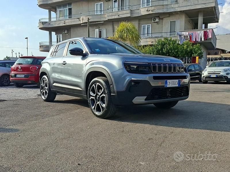 Usata Jeep Avenger Longitude 100 CV (73 kW) 2025 Grigio SUV
