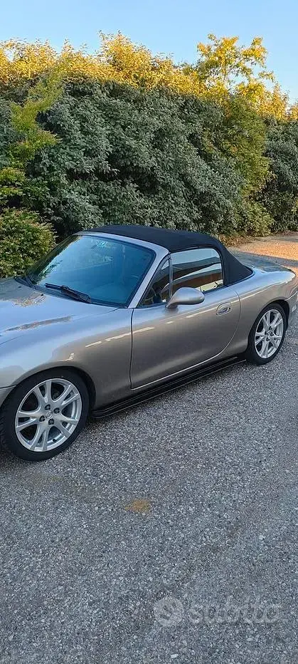 Usata Mazda MX5 110 CV (80 kW) 2001 Cabrio