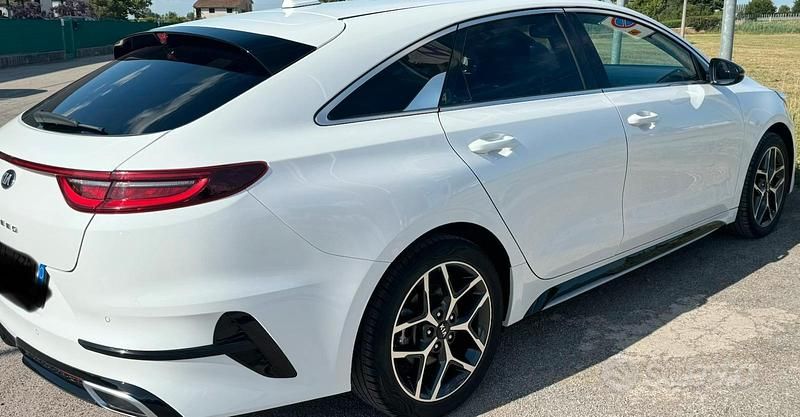 Usata Kia ProCeed 136 CV (100 kW) 2021 Bianco Station wagon