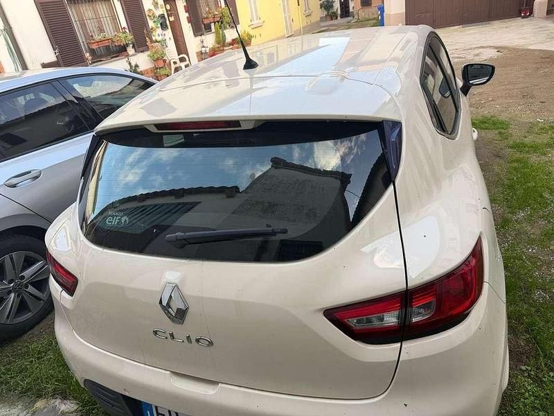 Usata Renault Clio IV Zen 75 CV (55 kW) 2018 Beige Berlina