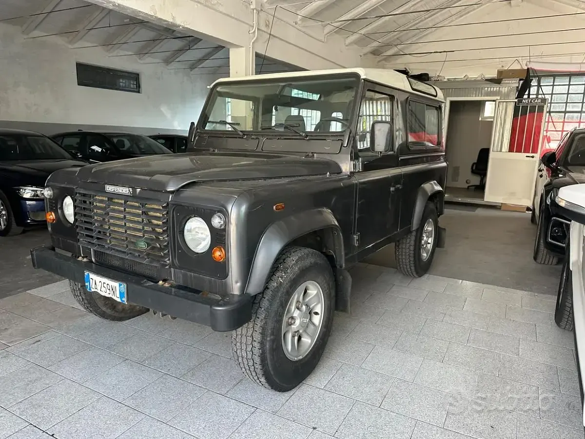 Usata Land Rover Defender SE 122 CV (89 kW) 2003 Station wagon