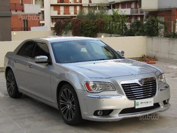 Lancia thema 2011
