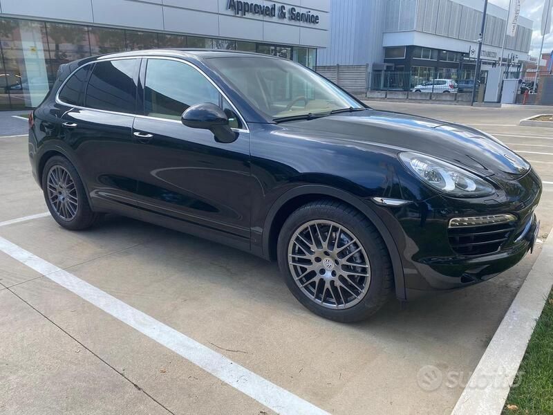 Usata Porsche Cayenne 245 CV (180 kW) 2012 Nero SUV