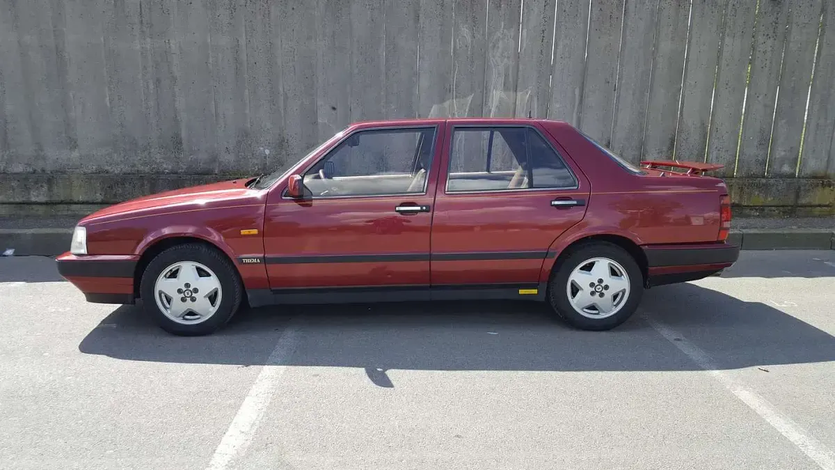 Usata Lancia Thema 215 CV (158 kW) 1987 Rosso Berlina