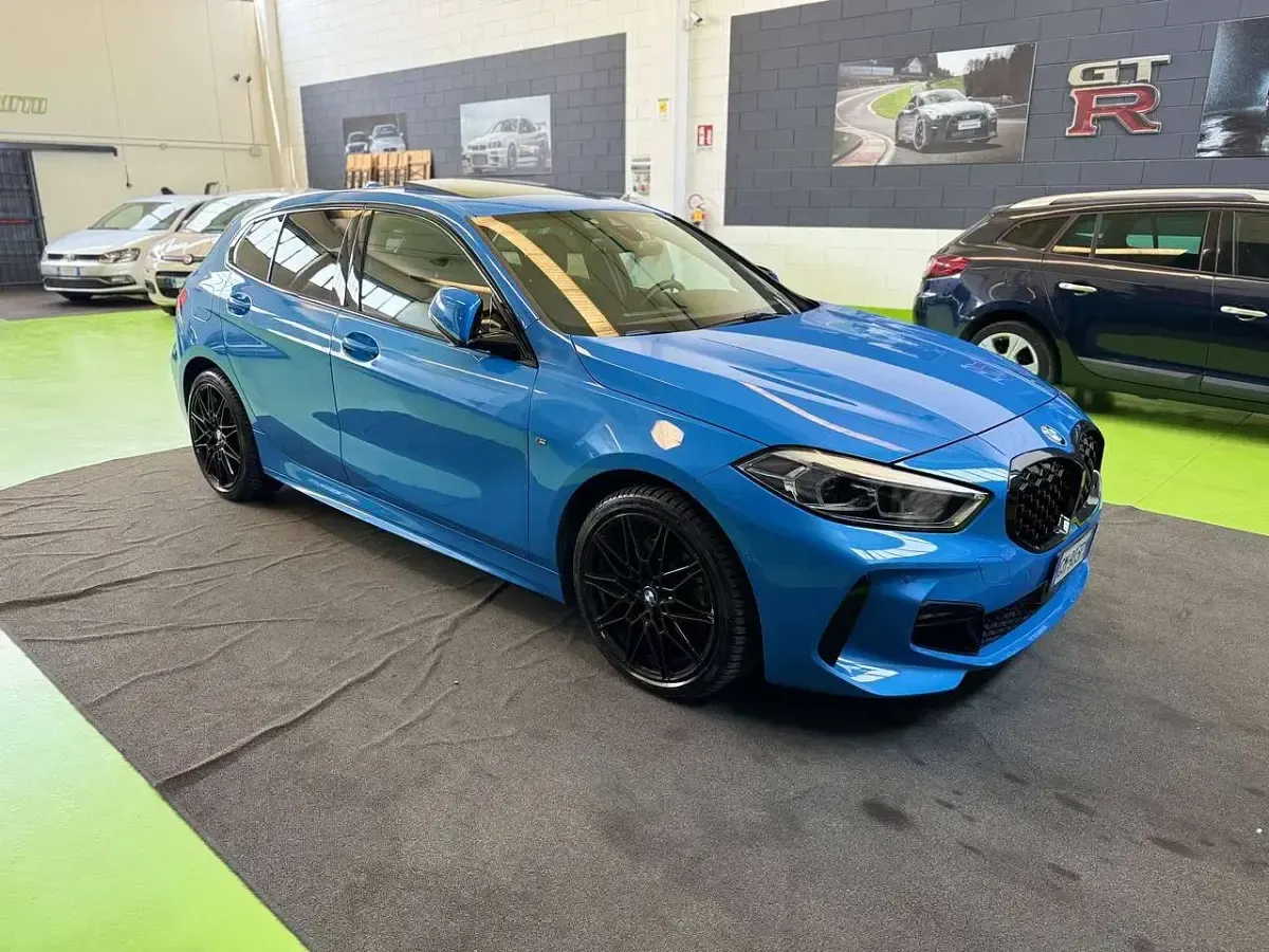 Usata BMW 118 M Sport 150 CV (110 kW) 2023 Blu/azzurro Berlina