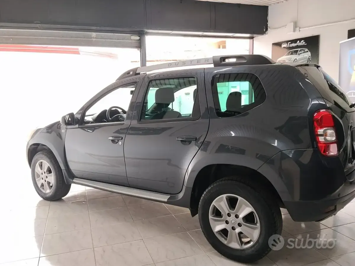 Usata Dacia Duster 109 CV (80 kW) 2015 Grigio SUV