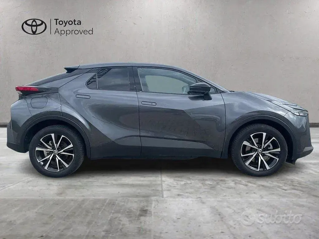 Usata Toyota C-HR Eco 151 CV (111 kW) 2025 Grigio SUV