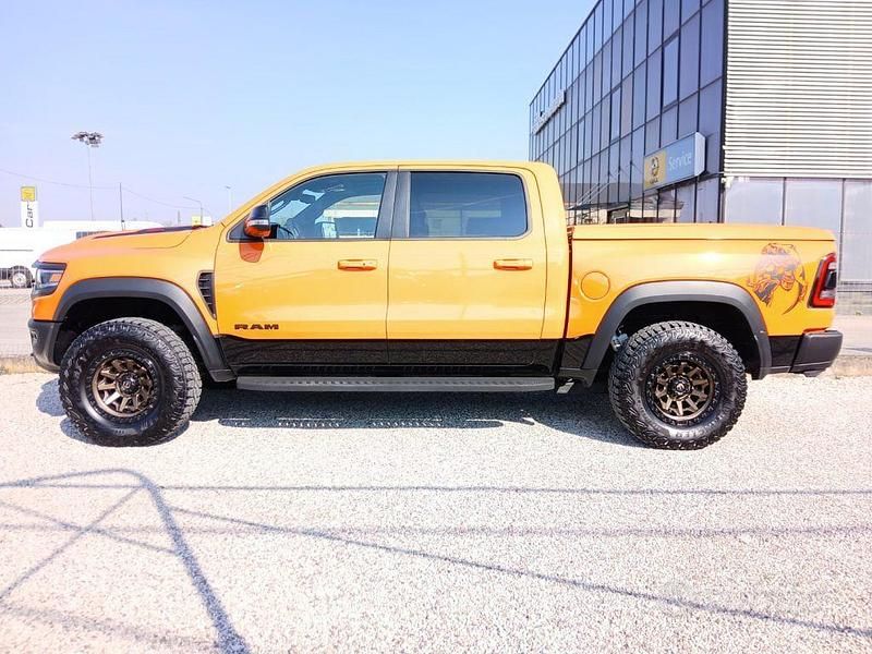 Usata Dodge Ram 711 CV (522 kW) 2022 Arancione Pick-up