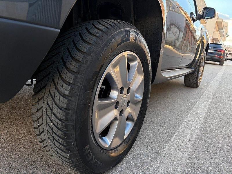 Usata Dacia Duster Lauréate 110 CV (80 kW) 2014 Grigio SUV