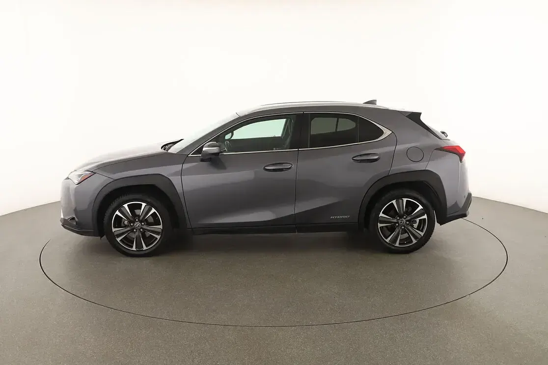 Usata Lexus UX 250h E-FOUR Executive Line 184 CV (135 kW) 2019 Grigio SUV