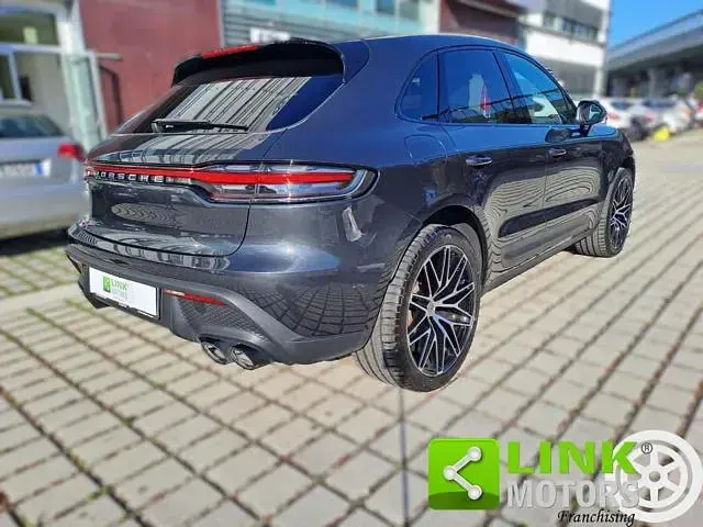 Usata Porsche Macan 265 CV (194 kW) 2022 Grigio scuro SUV
