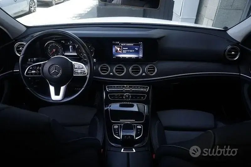 Usata Mercedes E220 Premium Plus 194 CV (142 kW) 2020 Bianco Station wagon
