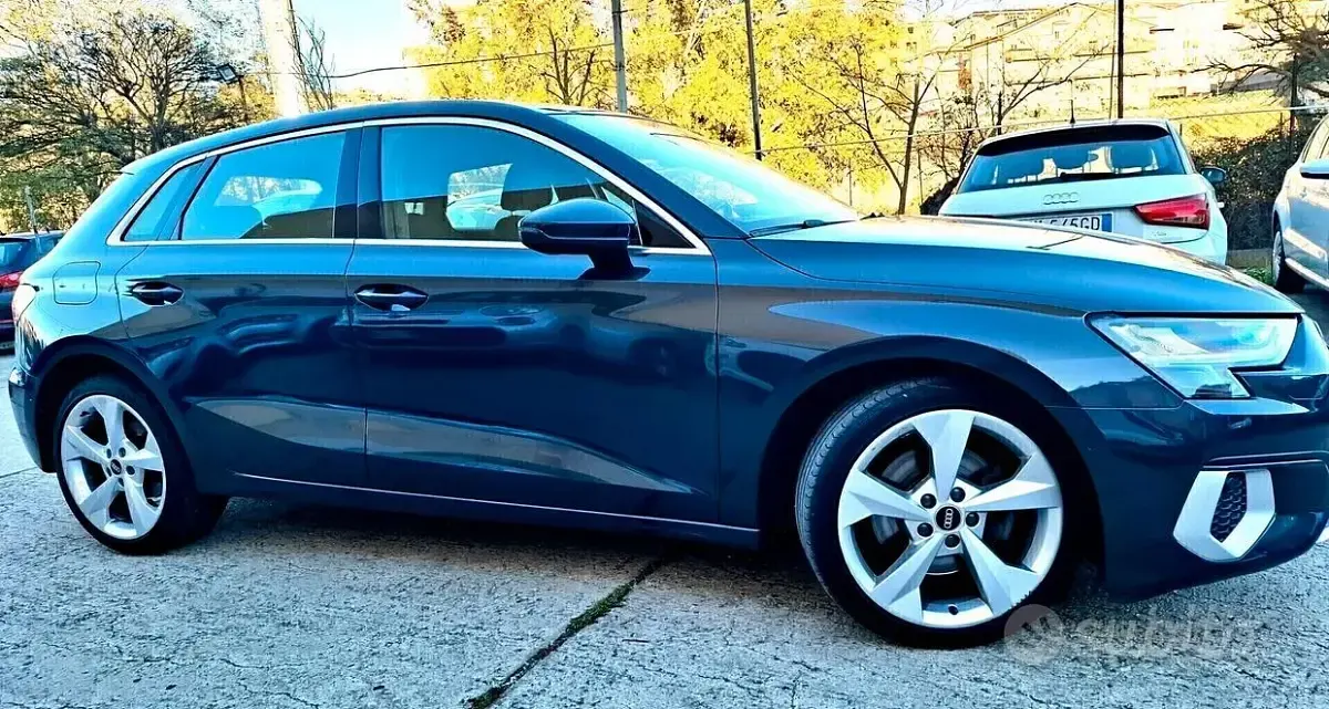Gebraucht Audi A3 150 PS (110 kW) 2021 Grau Limousine
