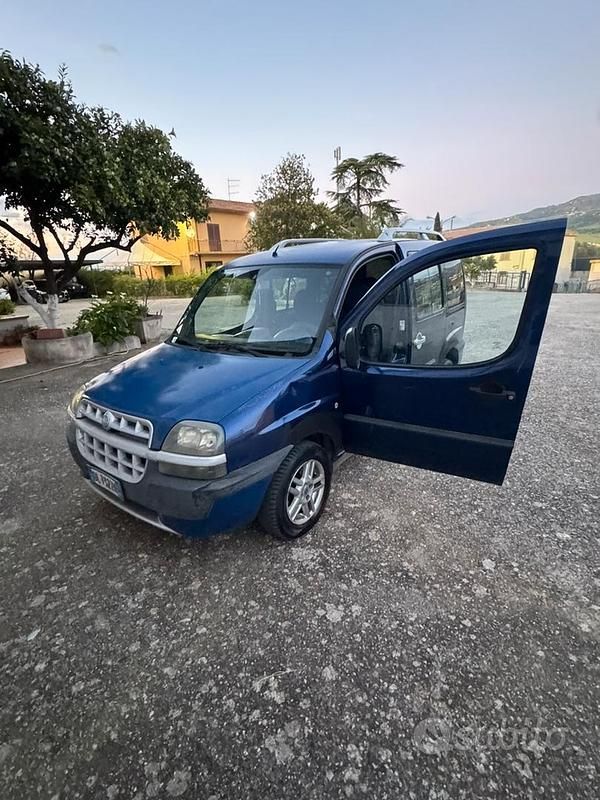 Usata Fiat Doblò 105 CV (77 kW) 2004 Blu Monovolume