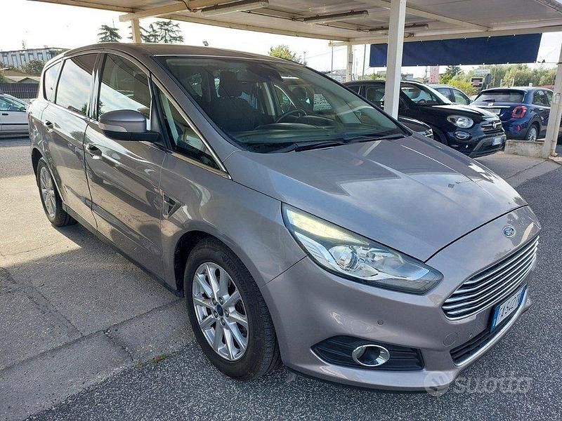 Usata Ford S-MAX Titanium 150 CV (110 kW) 2015 Grigio Monovolume