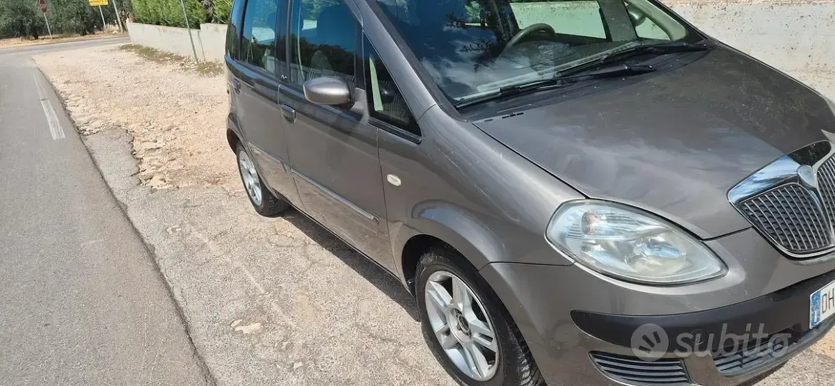 Usata Lancia Musa 69 CV (50 kW) 2007 Monovolume