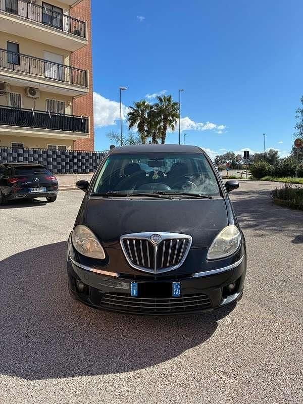 Usata Lancia Musa 90 CV (66 kW) 2008 Nero Monovolume