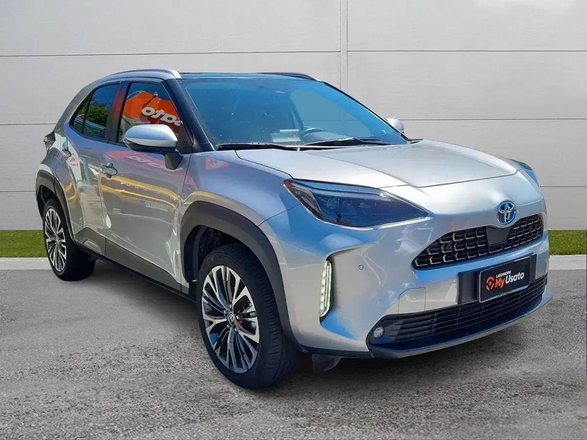 Usata Toyota Yaris Cross Lounge 92 CV (67 kW) 2022 SUV