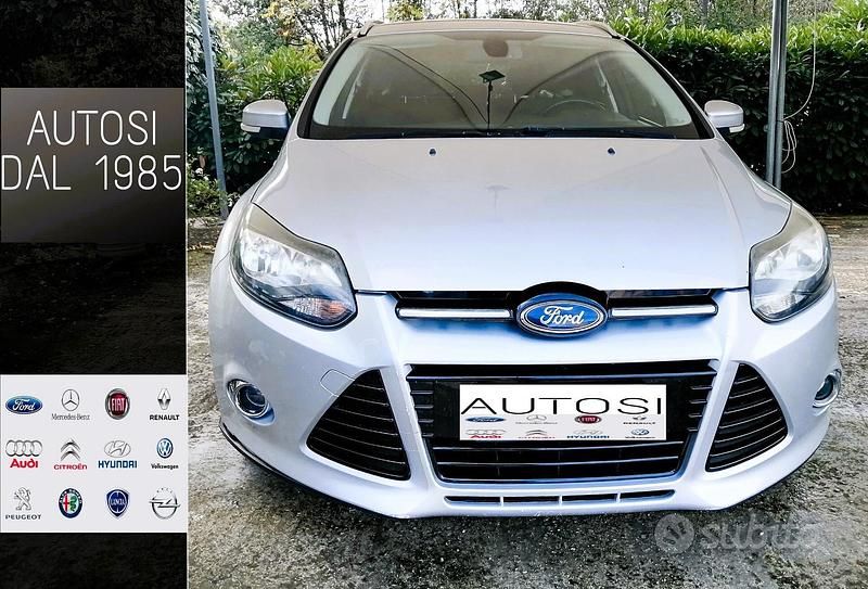 Argento Usata 2011 Ford Focus S Tre volumi | 4999 € (Cara) - Immagine 1/4