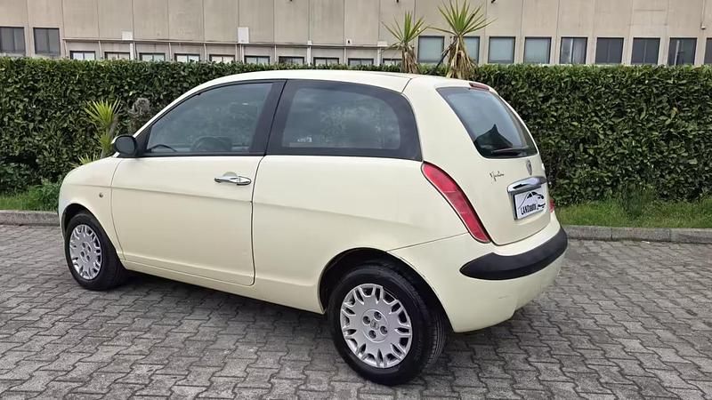 Usata Lancia Ypsilon 69 CV (50 kW) 2006 Bianco Utilitaria