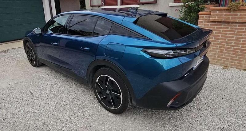 Usata Peugeot 408 GTi 179 CV (131 kW) 2023 Blu/azzurro SUV