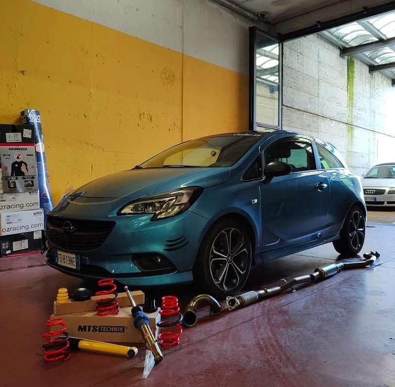 Blu/azzurro Usata 2016 Opel Corsa S Tre volumi | 7500 € (Ottimo prezzo) - Immagine 1/4