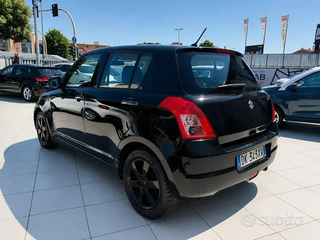 Usata Suzuki Swift 92 CV (67 kW) 2007 Nero Utilitaria